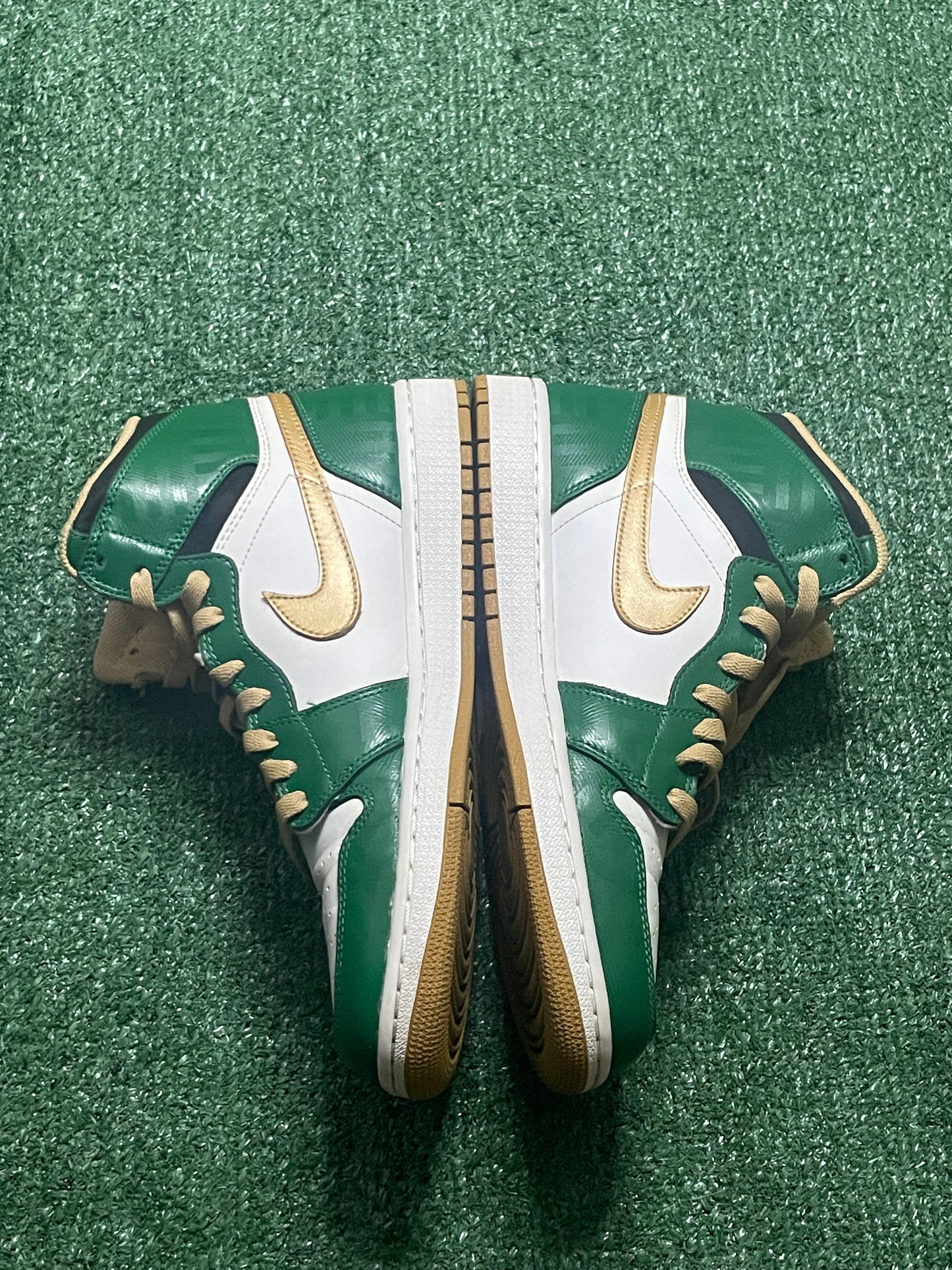 Jordan 1 OG "Celtic Green"