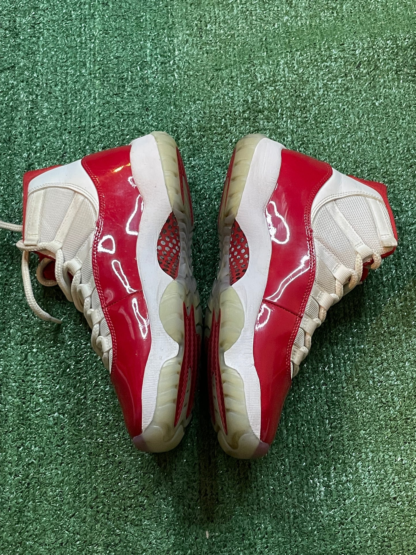 Jordan 11 Cherry