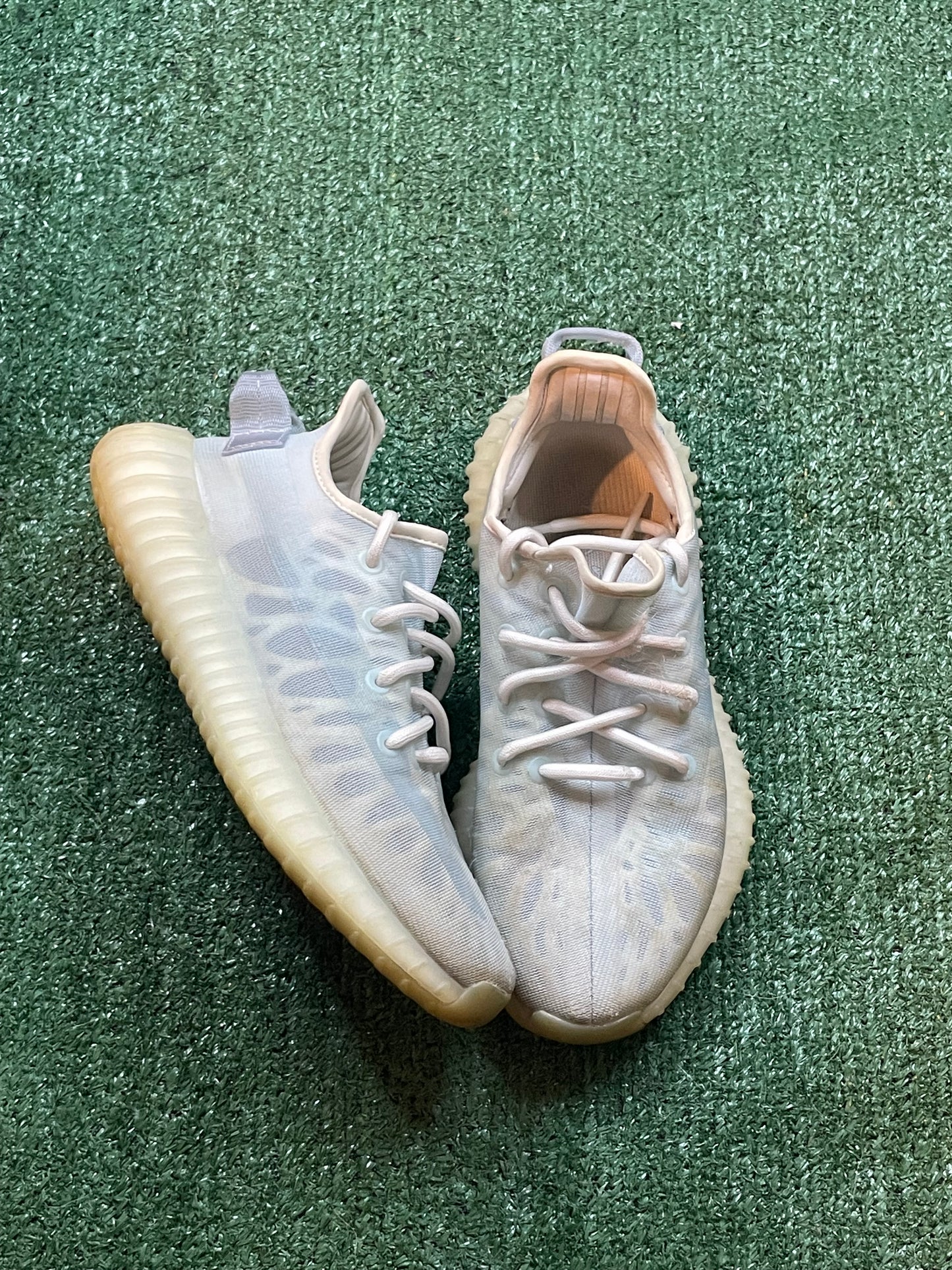 Yeezy 350 Mono Ice