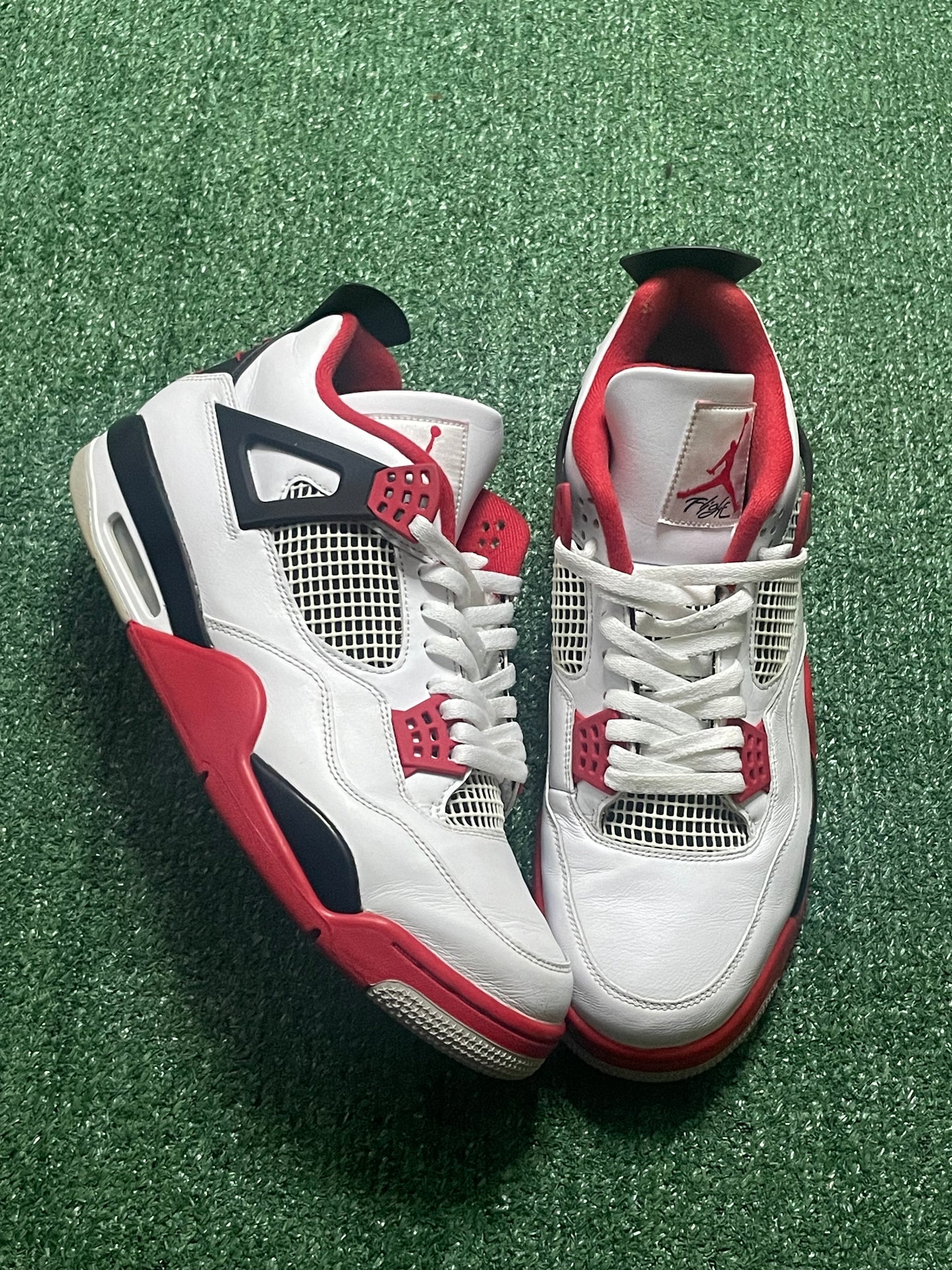 Jordan 4 "Fire Red"