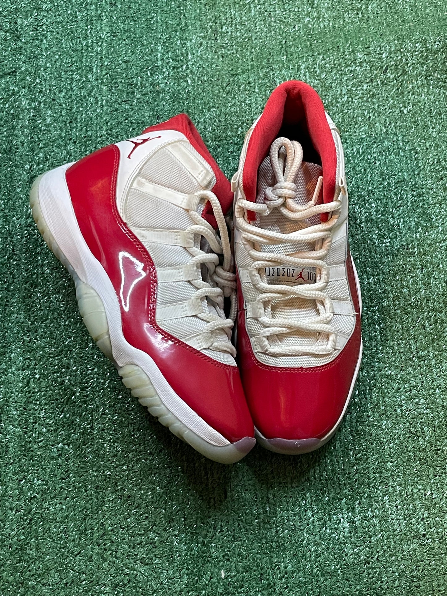 Jordan 11 Cherry